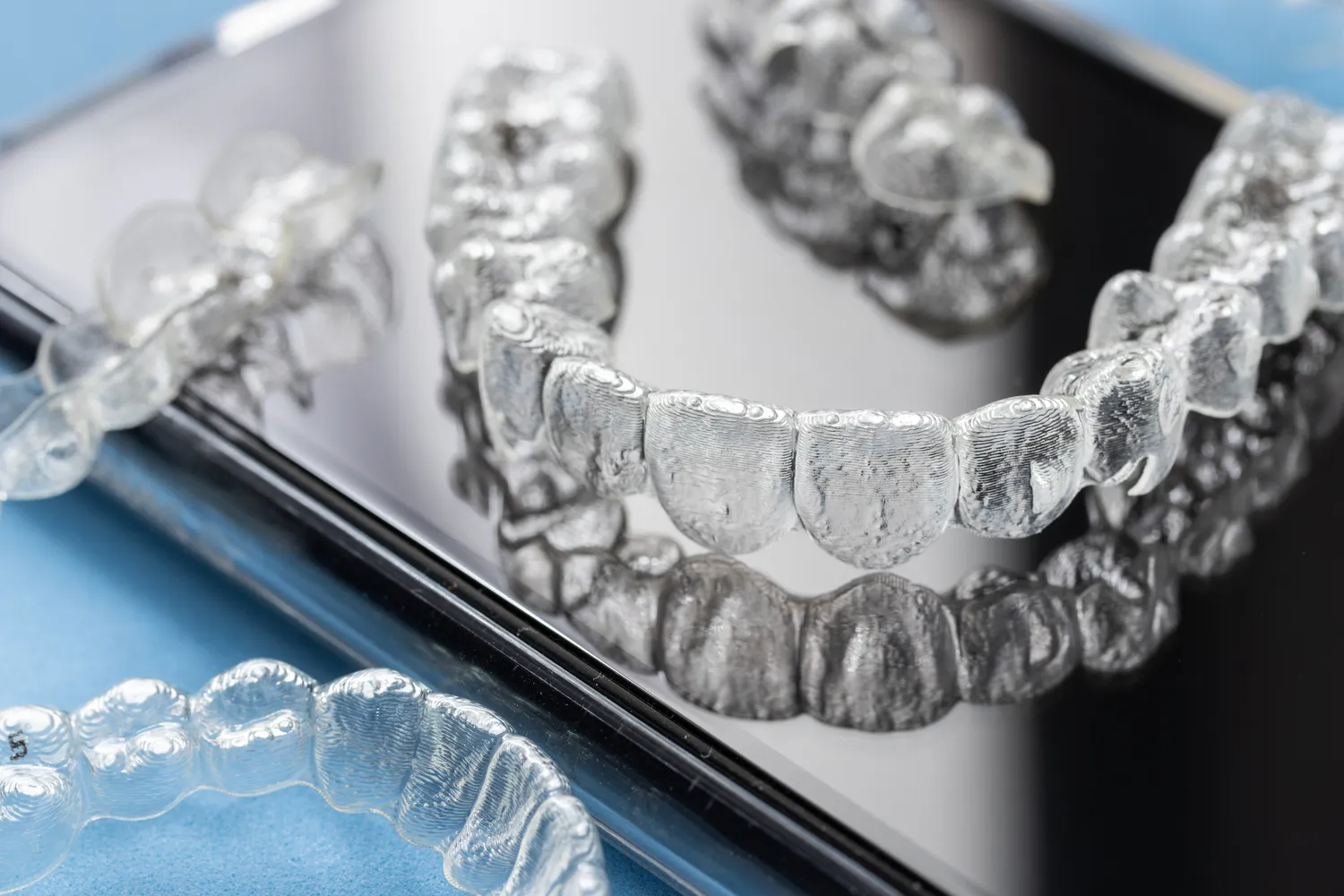 Aparat nakładkowy Invisalign Warszawa