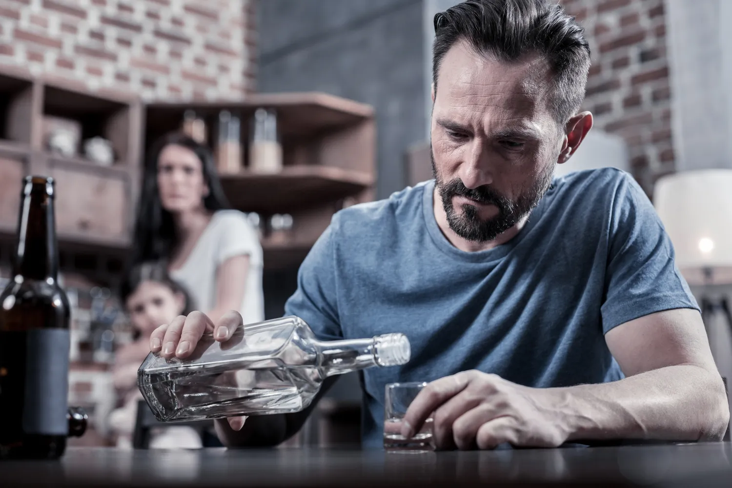 Jak samemu można leczyć alkoholizm domowymi sposobami?