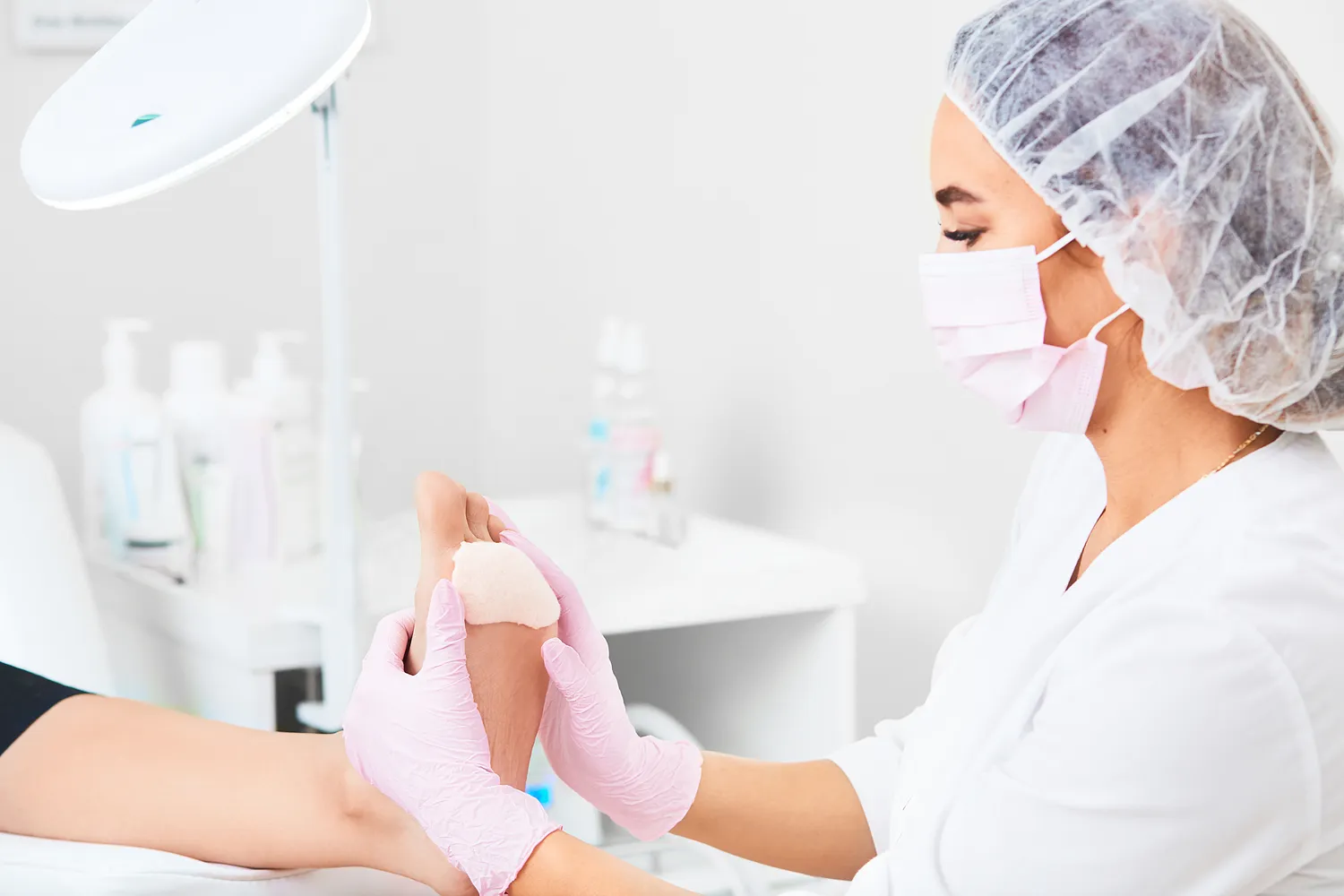 Pedicure leczniczy – czym jest, jak wygląda, kiedy warto go wybrać?